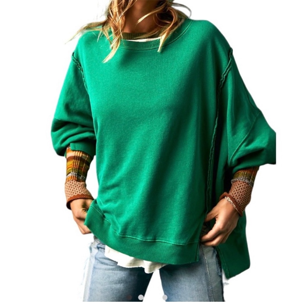FP Camden Oversized Sweatshirt in TENNIS GREEN
